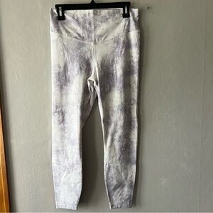 Old Navy Active Purple and White High Rise Leggings Size Large